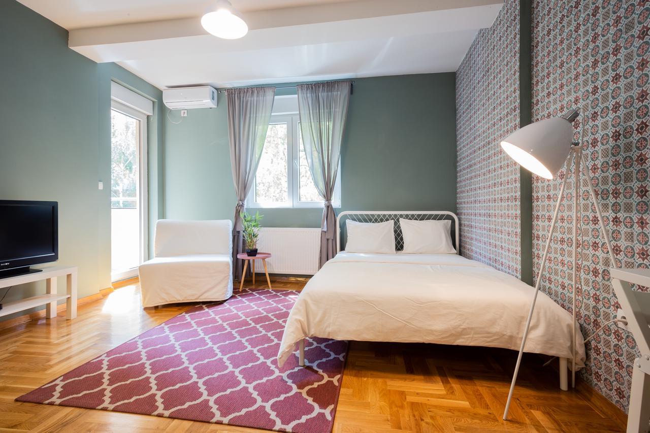 ! Promo! Central Evergreen Studio - Free Public Parking-Fast Wi-Fi โนวีซาด ภายนอก รูปภาพ